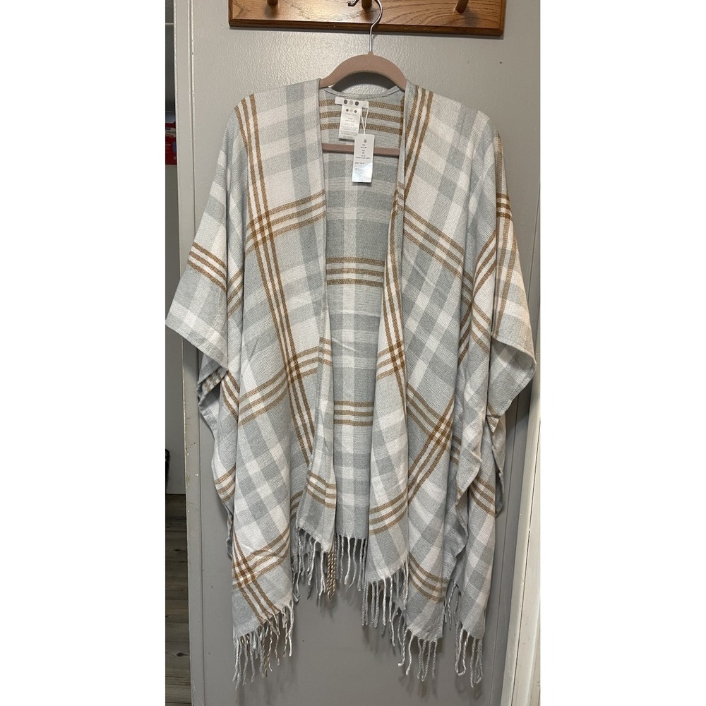 Three Dots Shawl/Wrap One Size Cashmere Blend Gray /Tan Plaid fringe Hem Nwt